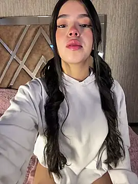 LunaMoore Pink online show from March 12, 12:44 pm