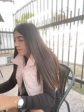 Snapshot of ElectraPink_ chatting on March 2, 1:51 pm ElectraPink online show from March 2, 1:51 pm