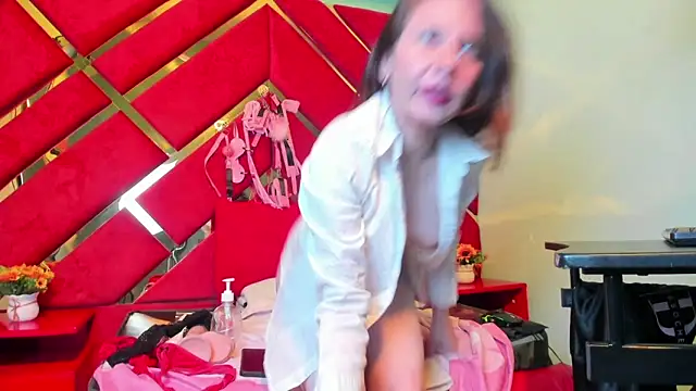 Snapshot of Kylie_Bloom chatting on March 22, 11:30 pm Kylie Bloom online show from March 22, 11:30 pm