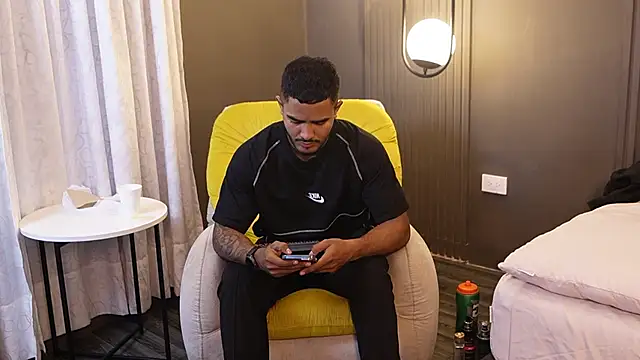 Reik Vonn online show from April 9, 11:59 am