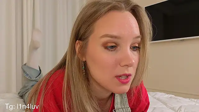 Snapshot of AIicaparkerc chatting on October 22, 9:14 pm AIicaparkerc online show from October 22, 9:14 pm