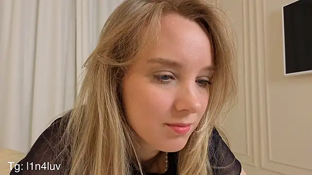 Snapshot of AIicaparkerc chatting on October 28, 10:12 pm AIicaparkerc online show from October 28, 10:12 pm