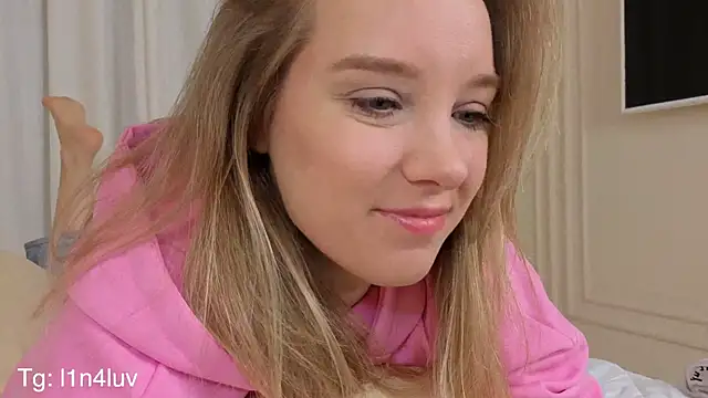 Snapshot of AIicaparkerc chatting on October 30, 9:37 pm AIicaparkerc online show from October 30, 9:37 pm