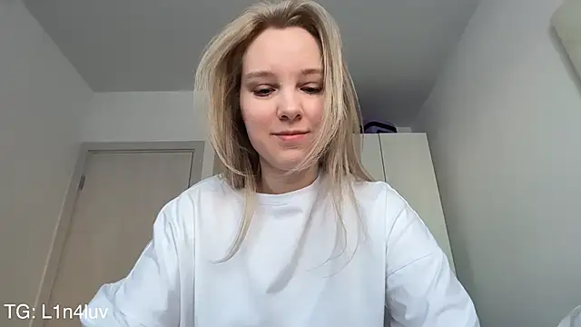 AIicaparkerc online show from February 13, 7:48 am