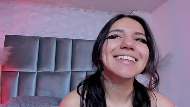 HollyPeach online show from April 16, 7:36 pm