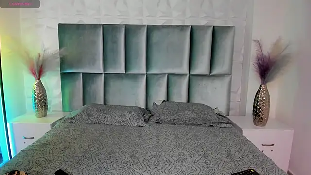 Snapshot of HollyPeach chatting on July 6, 7:38 pm HollyPeach online show from July 6, 7:38 pm