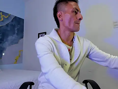 Snapshot of latin_crissex chatting on October 18, 11:55 am latin crissex online show from October 18, 11:55 am