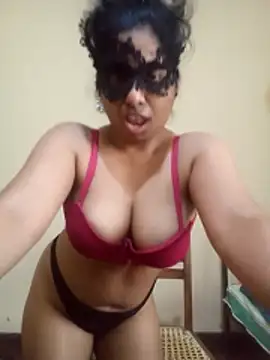 Snapshot of Expose_Queen chatting on February 4, 5:24 am Expose Queen online show from February 4, 5:24 am