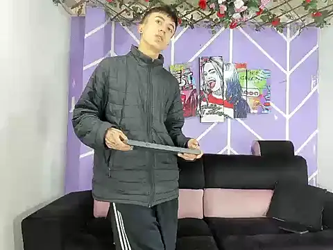 heyy noah11 online show from March 28, 1:33 pm