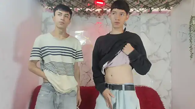 heyy noah11 online show from April 18, 1:37 pm