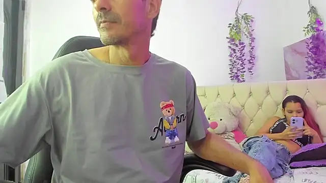 Sofi And Santy online show from April 21, 1:42 am