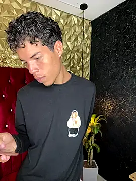 jhojan foxxx  online show from October 15, 7:14 pm