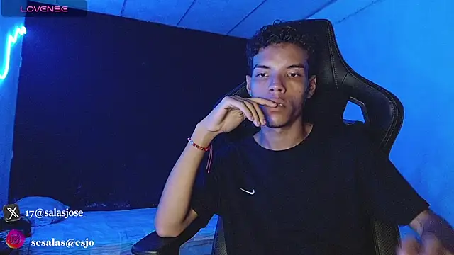 jhojan foxxx  online show from November 28, 8:33 pm