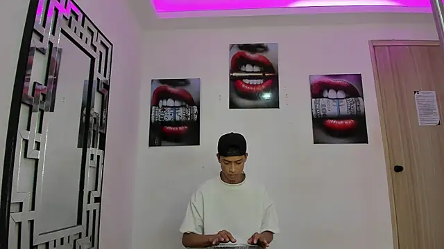 EMPIRE BOYS1 online show from December 1, 7:30 pm