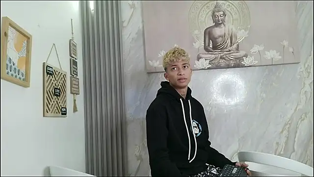 EMPIRE BOYS1 online show from April 6, 1:34 pm