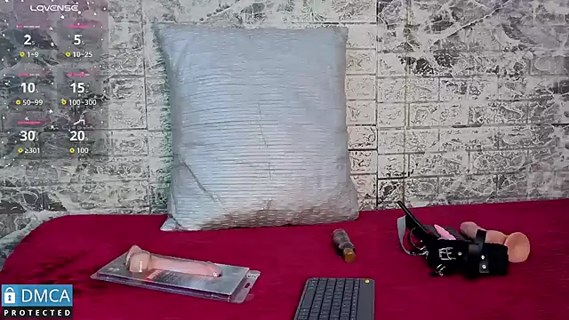 taylorexotic online show from October 25, 3:14 am