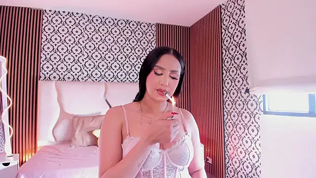 Snapshot of BEELLA_TAY1 chatting on July 6, 12:46 pm BEELLA TAY1 online show from July 6, 12:46 pm