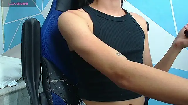 isabellaqueens online show from April 15, 11:27 pm