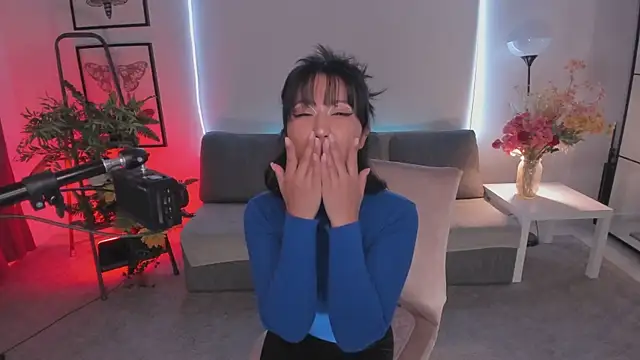 Erika Kim online show from November 22, 5:50 am