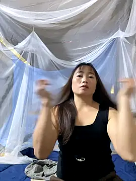 Snapshot of Maymay__ chatting on October 29, 1:19 am Maymay online show from October 29, 1:19 am