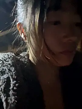 Snapshot of Maymay__ chatting on December 14, 1:44 am Maymay online show from December 14, 1:44 am