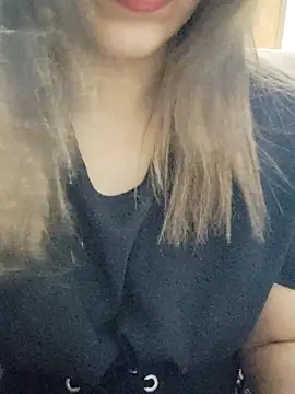 Snapshot of Tanha18 chatting on February 24, 4:27 pm Tanha18 online show from February 24, 4:27 pm