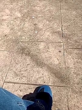 Snapshot of DEWOLT18 chatting on April 6, 1:12 pm DEWOLT18 online show from April 6, 1:12 pm