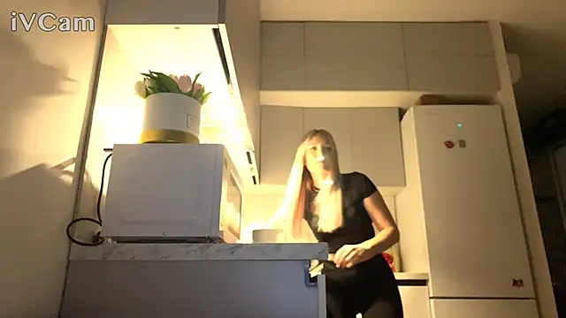 Snapshot of Biryanna chatting on February 17, 9:54 pm Biryanna online show from February 17, 9:54 pm