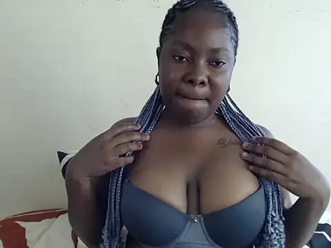 Yolaqueen04 online show from October 14, 5:52 am