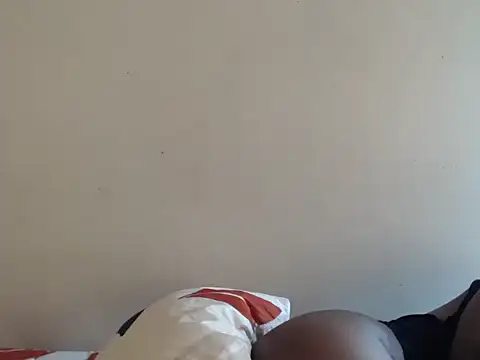 Yolaqueen04 online show from October 15, 6:02 am