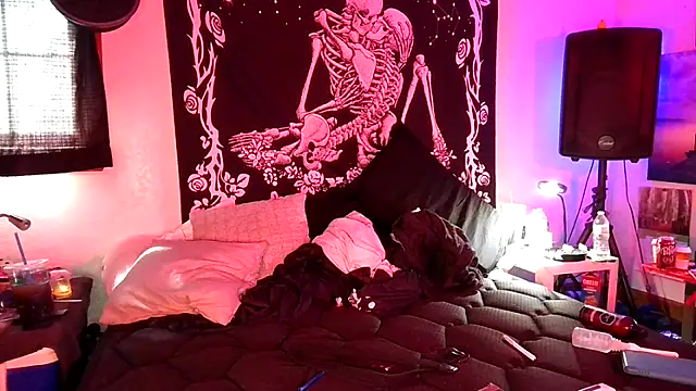 whitehole4bbc252 online show from April 3, 5:55 pm