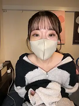 Snapshot of yura_ra_ra chatting on December 4, 9:56 pm yura ra ra online show from December 4, 9:56 pm