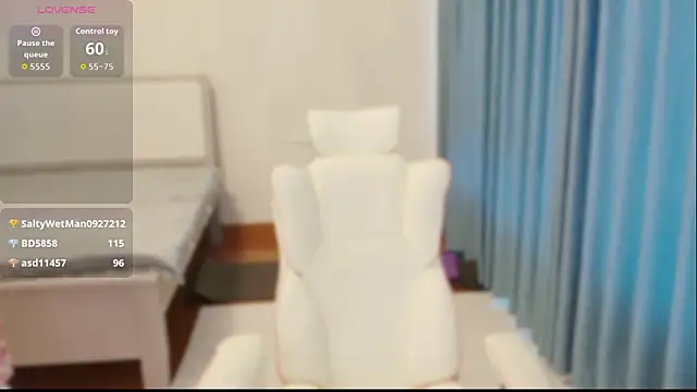 Snapshot of yiyi_3523 chatting on February 25, 3:05 am yiyi 3523 online show from February 25, 3:05 am