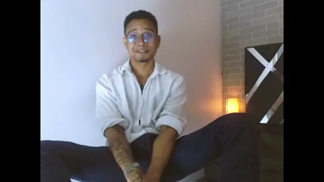 Jayden Morris online show from April 18, 2:04 am