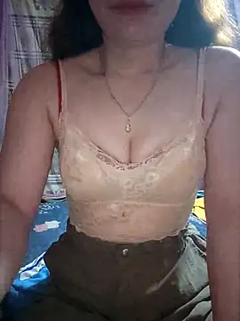 Snapshot of LeanaLy chatting on December 2, 1:28 pm LeanaLy online show from December 2, 1:28 pm