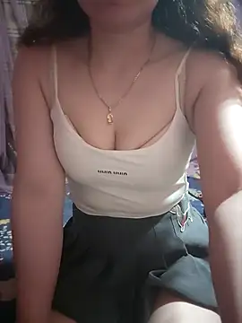 Snapshot of LeanaLy chatting on December 4, 2:04 pm LeanaLy online show from December 4, 2:04 pm