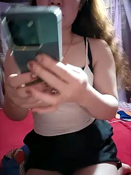 Snapshot of LeanaLy chatting on December 20, 2:35 pm LeanaLy online show from December 20, 2:35 pm