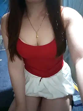 Snapshot of LeanaLy chatting on March 13, 1:29 pm LeanaLy online show from March 13, 1:29 pm