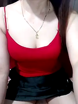 Snapshot of LeanaLy chatting on April 10, 11:26 am LeanaLy online show from April 10, 11:26 am