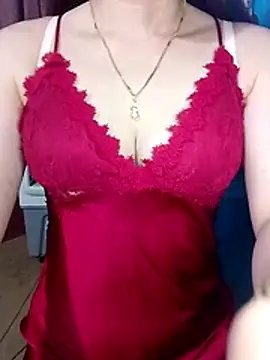 Snapshot of LeanaLy chatting on April 16, 1:01 pm LeanaLy online show from April 16, 1:01 pm