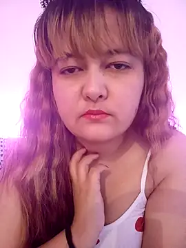 Snapshot of MollyJanette chatting on November 12, 8:15 am MollyJanette online show from November 12, 8:15 am