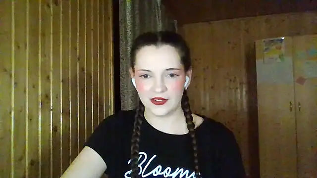 AmeliieLaFleur online show from February 5, 8:13 pm