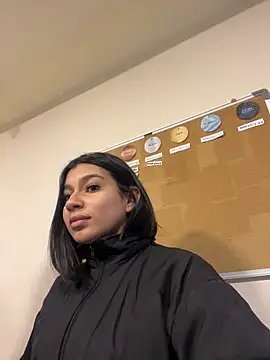 AlyssaRay online show from April 1, 11:44 am