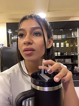 AlyssaRay online show from April 1, 1:41 pm