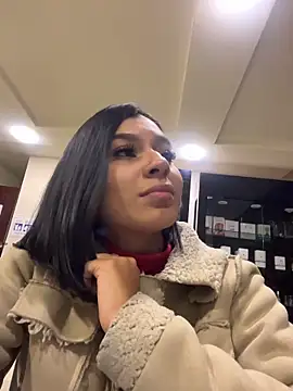 AlyssaRay online show from April 6, 11:55 am