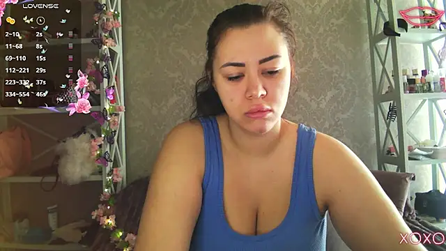 Snapshot of kiksee_ chatting on February 11, 8:30 am kiksee online show from February 11, 8:30 am