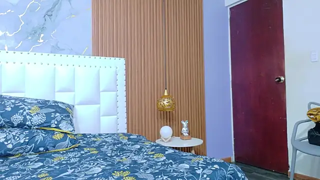 Snapshot of chubbykinkyygirl chatting on November 4, 12:48 pm chubbykinkyygirl online show from November 4, 12:48 pm