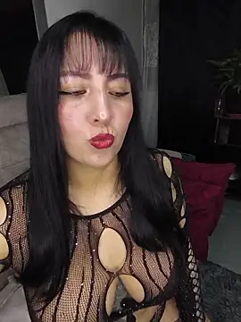 kitten25-hott online show from December 18, 1:55 am