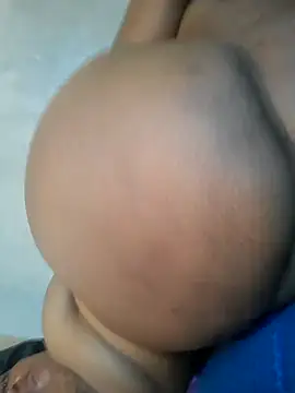 Snapshot of sexybigass12 chatting on March 17, 10:40 am sexybigass12 online show from March 17, 10:40 am