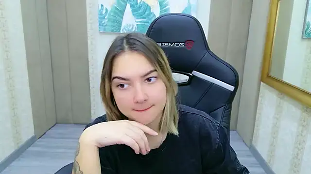 Snapshot of Dana_Beck chatting on December 1, 9:09 pm Dana Beck online show from December 1, 9:09 pm